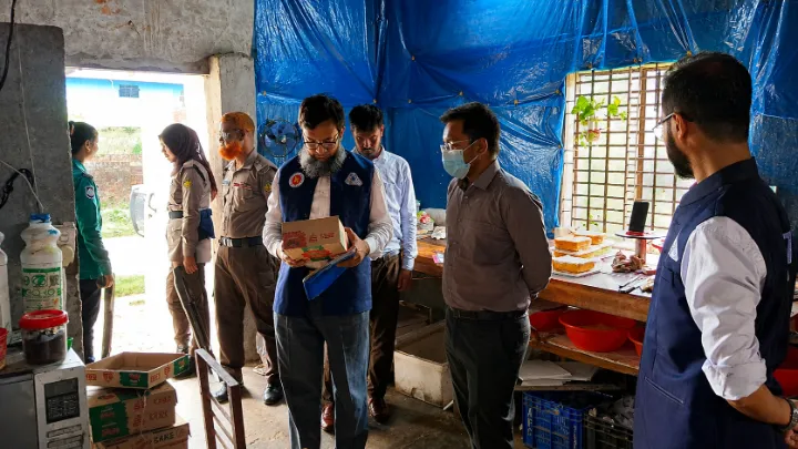 বিএসটিআই’র অনুমোদন না থাকায় রাজশাহীতে ২টি প্রতিষ্ঠানকে জরিমানা